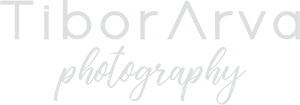 Tibor Arva Photography — beli logo za tamnu pozadinu, brand identity galerije analognih fotografija